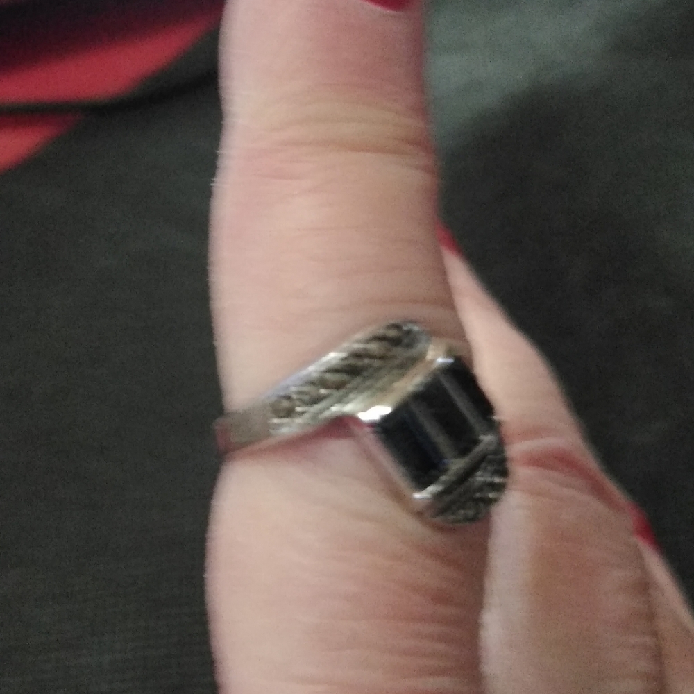 Ring - Picture 2 of 3